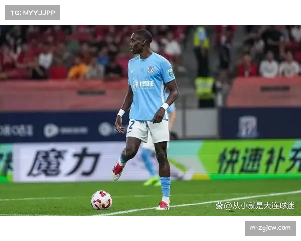 大连英博收缩防线战术奏效 阿奇姆彭反击推射终结海港75场进球纪录